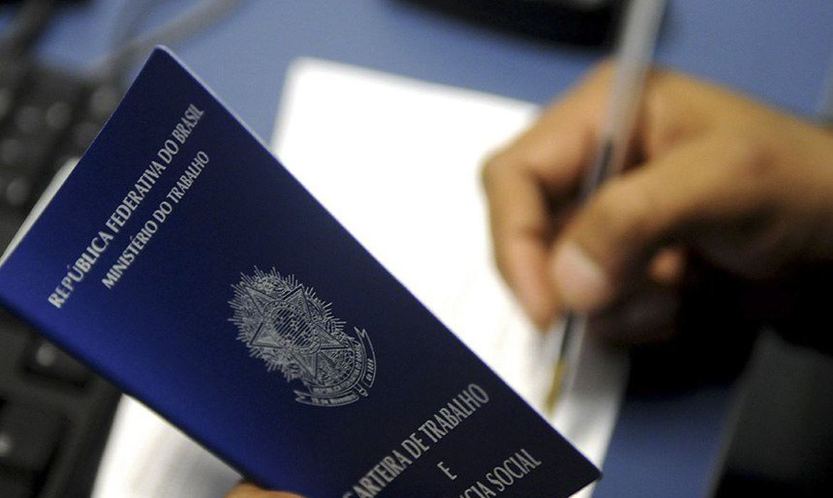 Caged: Brasil encerra 2020 com geração de 142.690 empregos