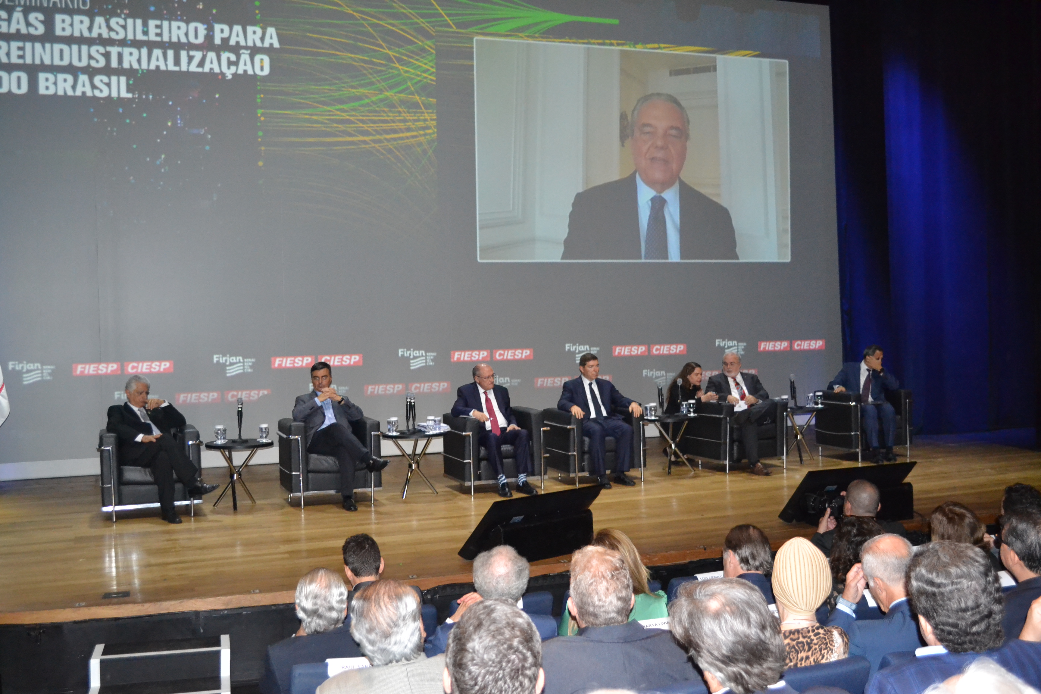 FGV aponta crescimento de 1,5% do PIB 