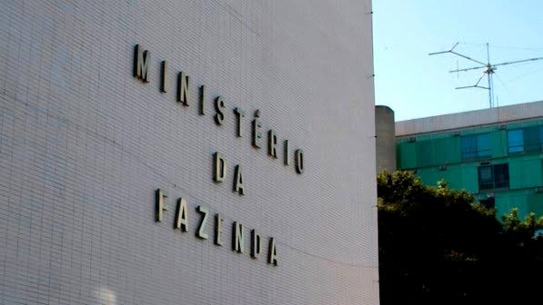 “Recuperação de serviços pessoais eleva PIB”, diz ex-ministro da Fazenda
