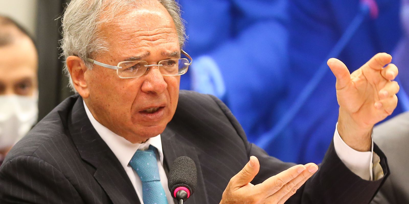 Guedes fala em reduzir IPI e liberar FGTS